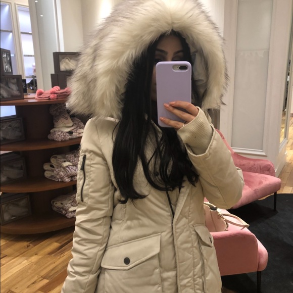Ivory BCBG coat.Like new condition (professionally dry cleaned), gorgeous coat. - Picture 1 of 6